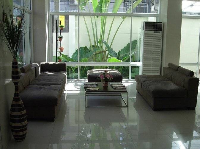 The Royal Bee Apart Hotel