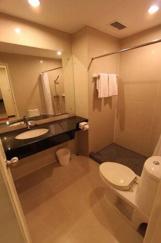 The Royal Bee Apart Hotel