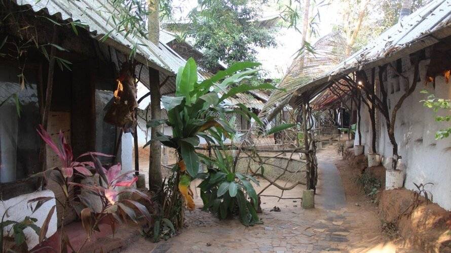 Saraya Art Cafe B&B