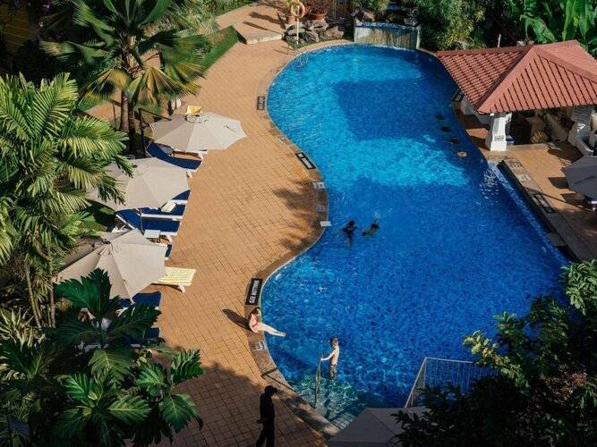 Acron Candolim Regina
