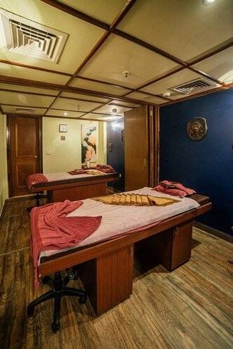 Acron Candolim Regina