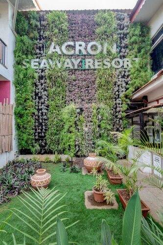 Acron Seaway Resort