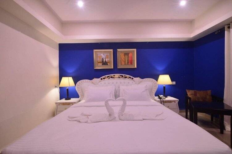 Seasons Hotels & Resorts