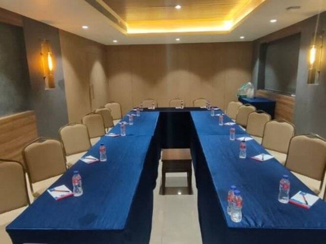 Cosmique Clarks Inn Suites