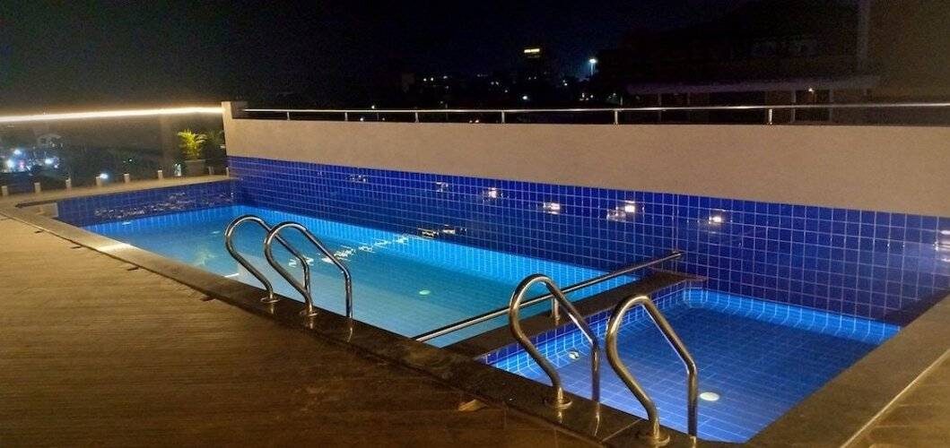 Cosmique Clarks Inn Suites