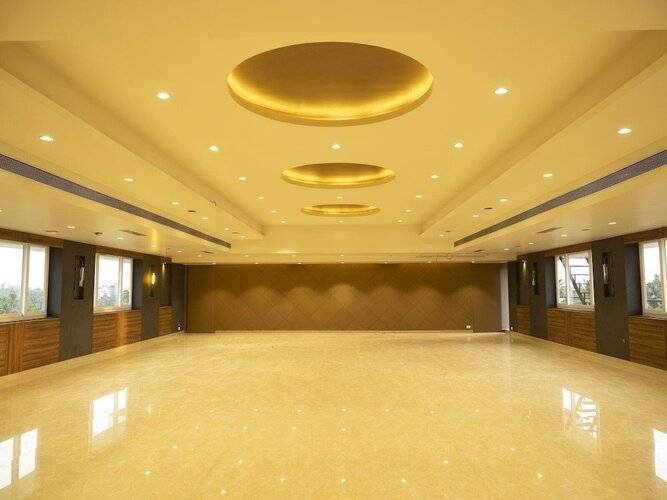Cosmique Clarks Inn Suites