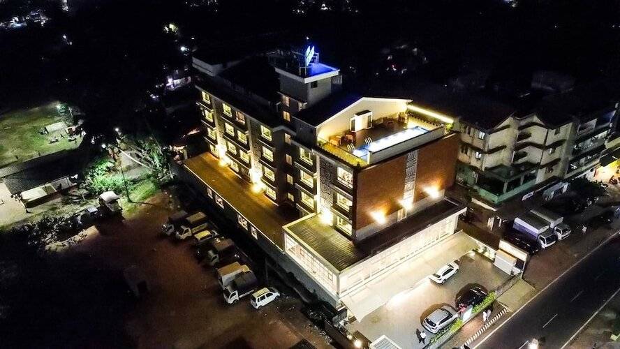 Cosmique Clarks Inn Suites