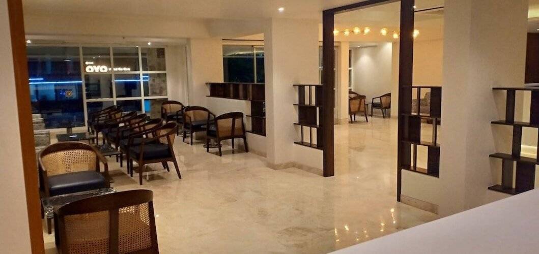 Cosmique Clarks Inn Suites