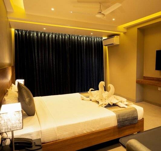 Cosmique Clarks Inn Suites