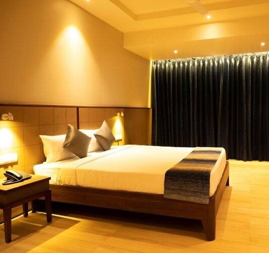 Cosmique Clarks Inn Suites