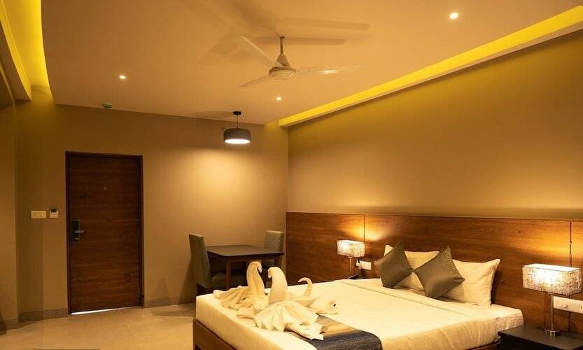 Cosmique Clarks Inn Suites