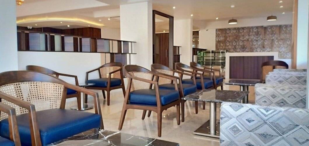 Cosmique Clarks Inn Suites