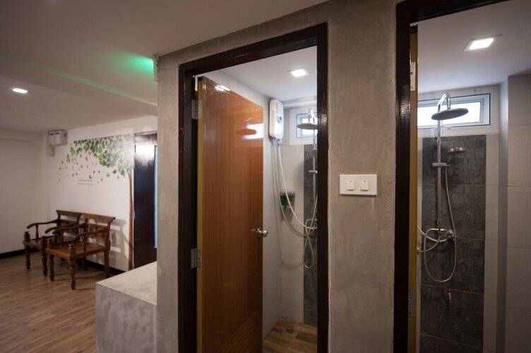 Hoppers Place Donmuang Hostel