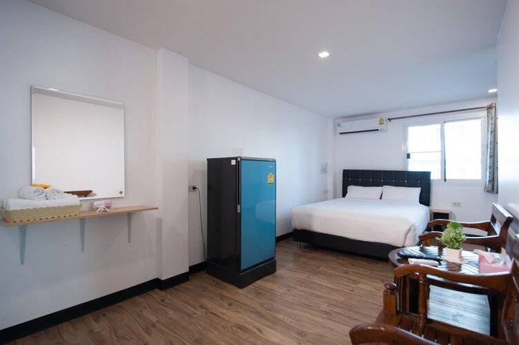 Hoppers Place Donmuang Hostel
