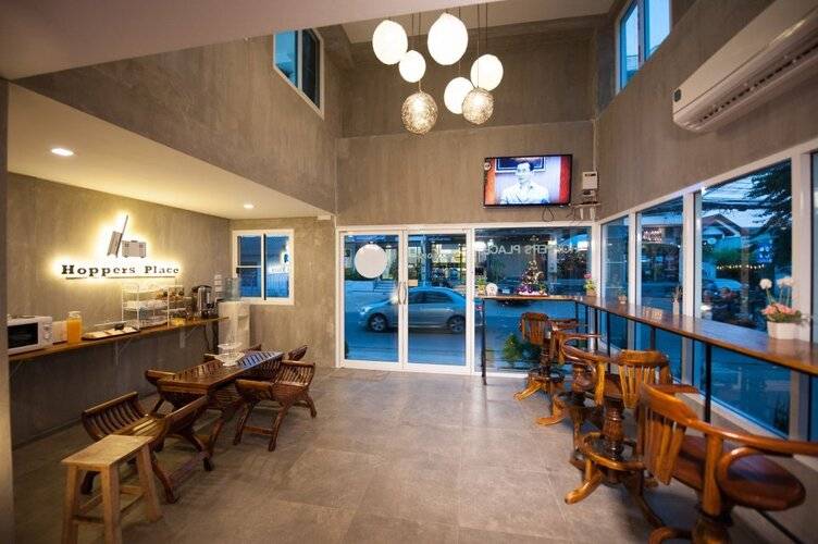 Hoppers Place Donmuang Hostel