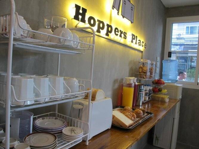 Hoppers Place Donmuang Hostel