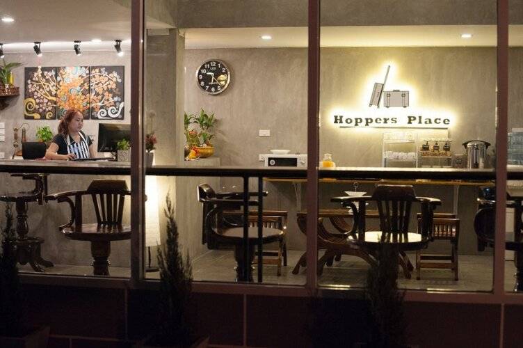 Hoppers Place Donmuang Hostel