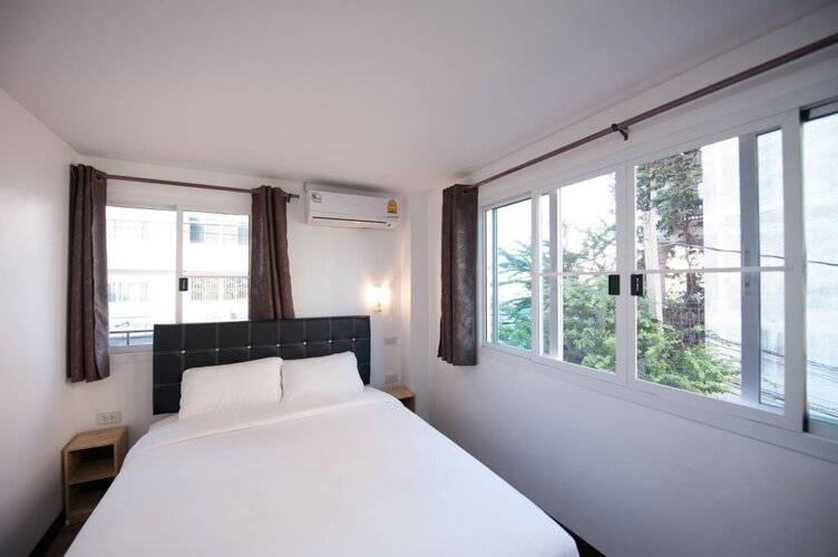 Hoppers Place Donmuang Hostel