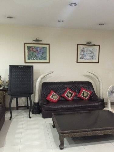 Mall Suites Hotel