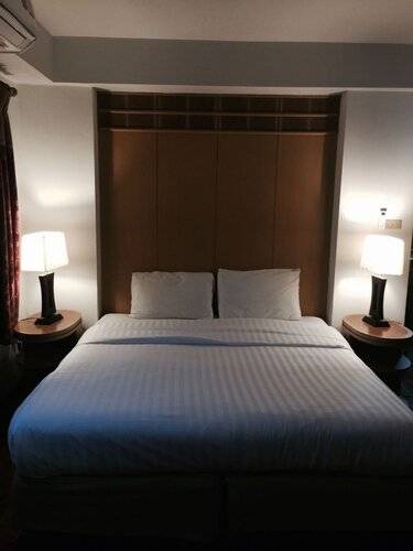 Mall Suites Hotel