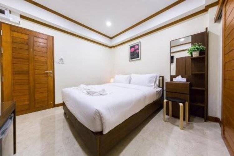 Suthep Home & Hostel