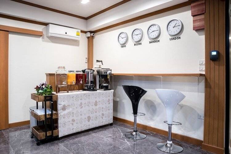 Suthep Home & Hostel