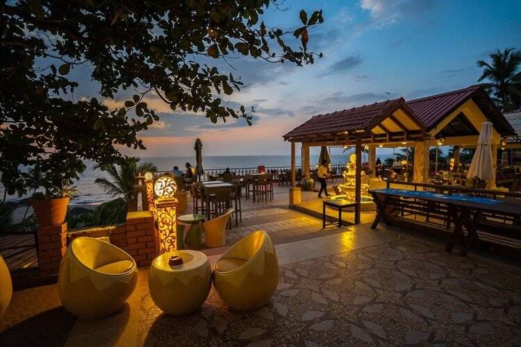 Alcove Resort