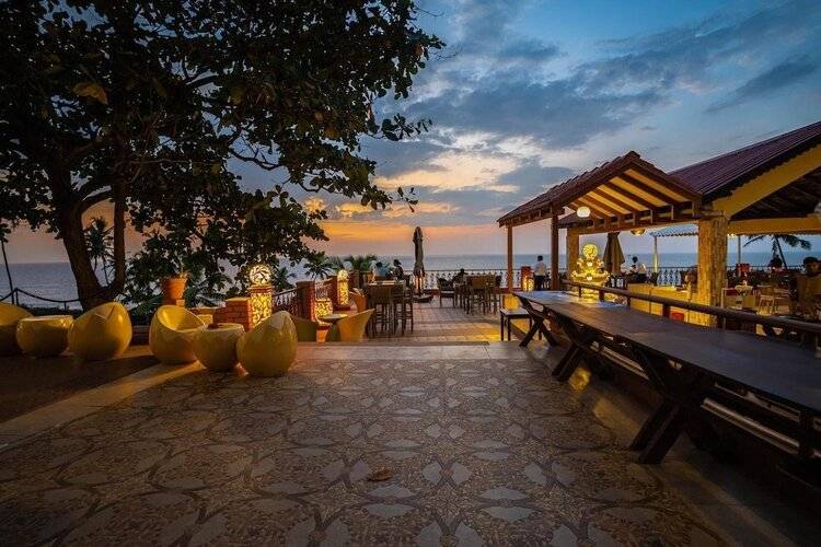 Alcove Resort
