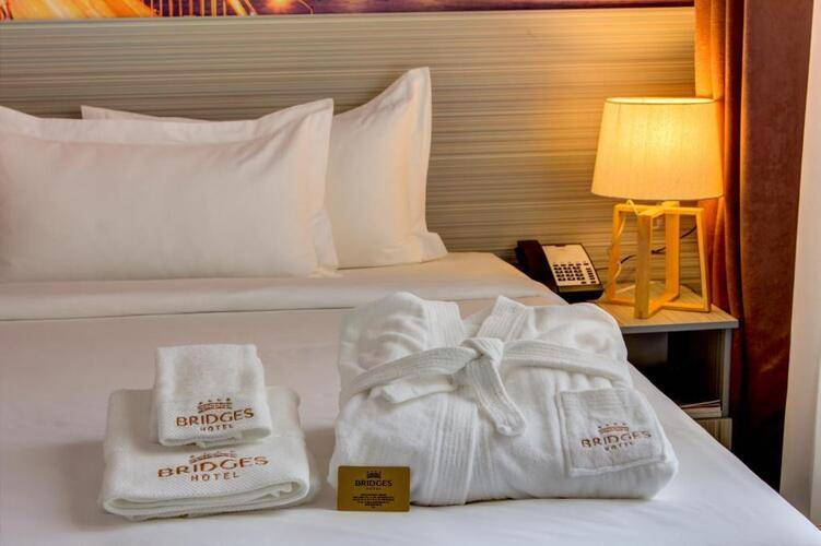 Hotel Bridges