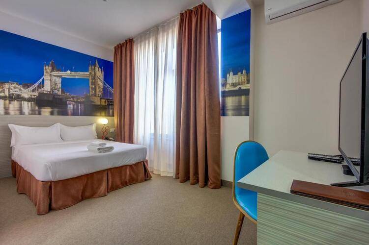Hotel Bridges