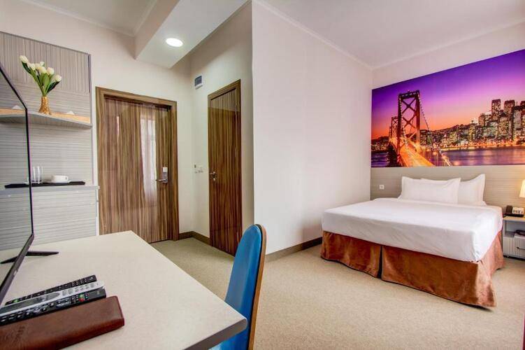 Hotel Bridges