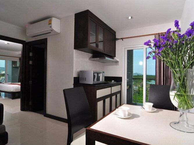 OYO 241 Ratana Hotel Sakdidet