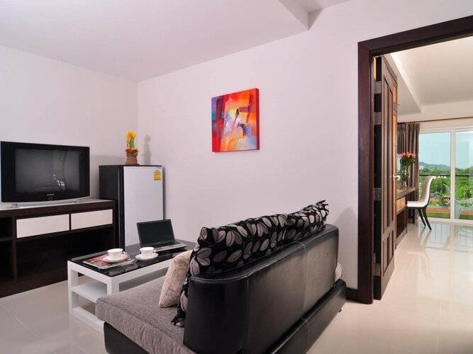 OYO 241 Ratana Hotel Sakdidet