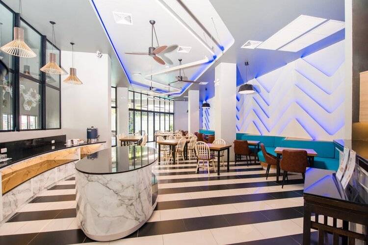 OYO 241 Ratana Hotel Sakdidet