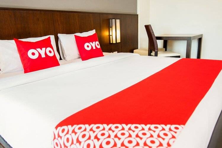 OYO 241 Ratana Hotel Sakdidet