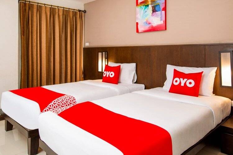 OYO 241 Ratana Hotel Sakdidet