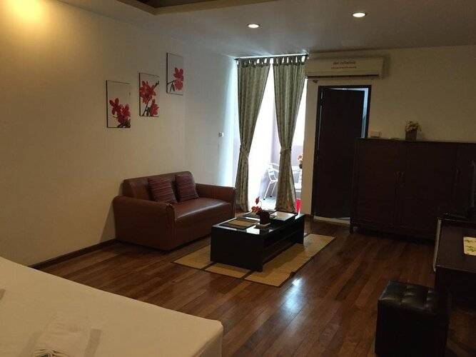 Nawaporn Place Guesthouse