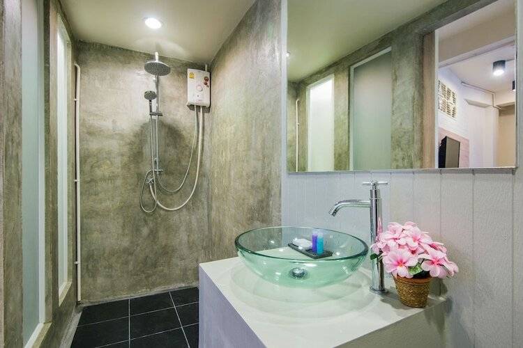 Phuket Montree Resotel
