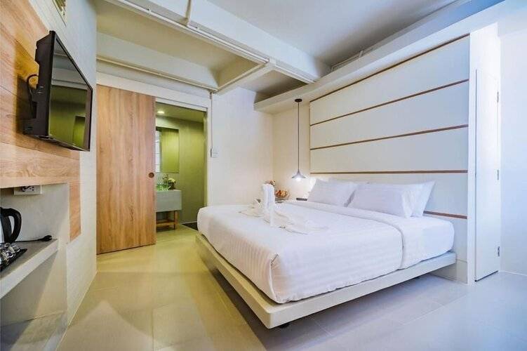 Phuket Montree Resotel
