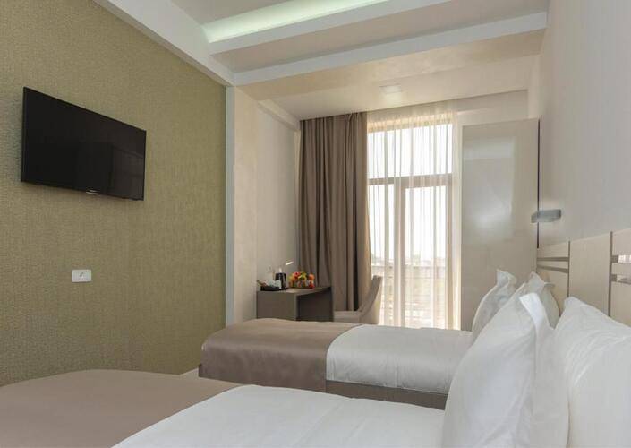 Dave Hotel (Дэйв Отель)