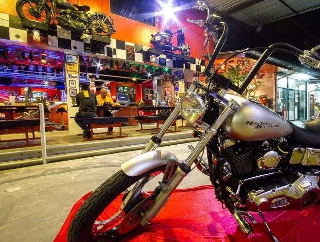 Nicky's Handlebar Hotel