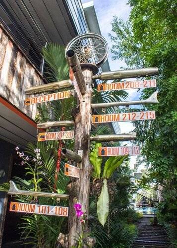 Nicky's Handlebar Hotel