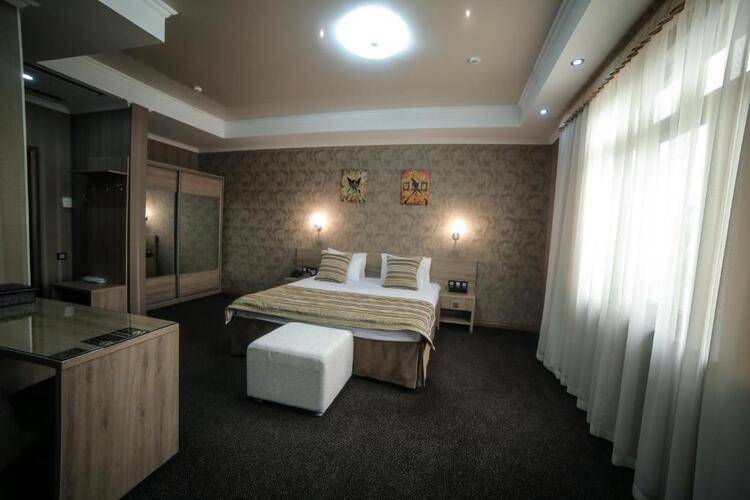 Onyx Hotel