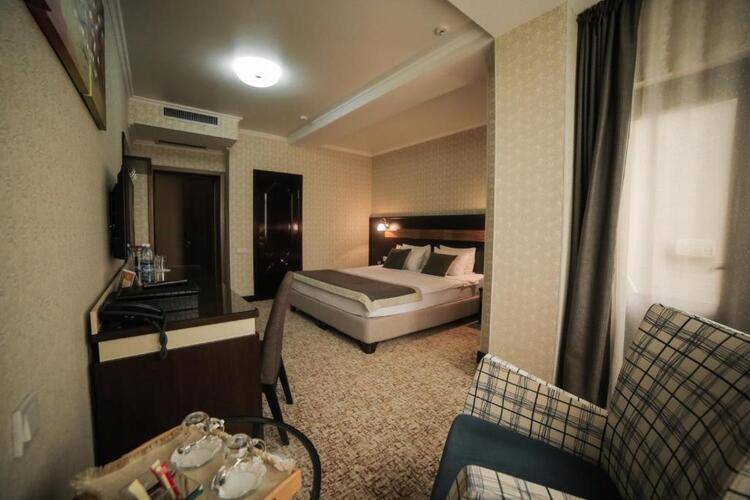 Onyx Hotel