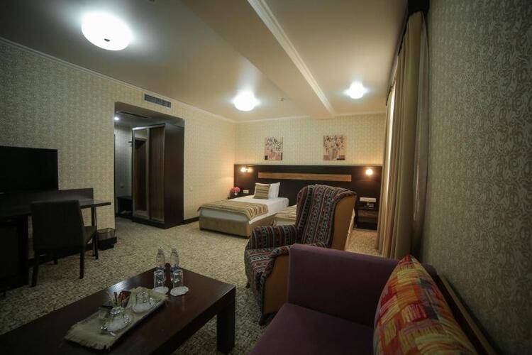 Onyx Hotel
