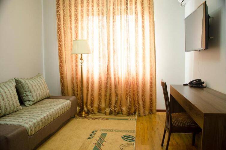 Soluxe Hotel