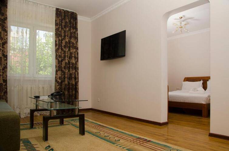 Soluxe Hotel