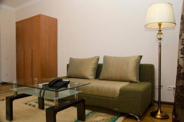 Soluxe Hotel