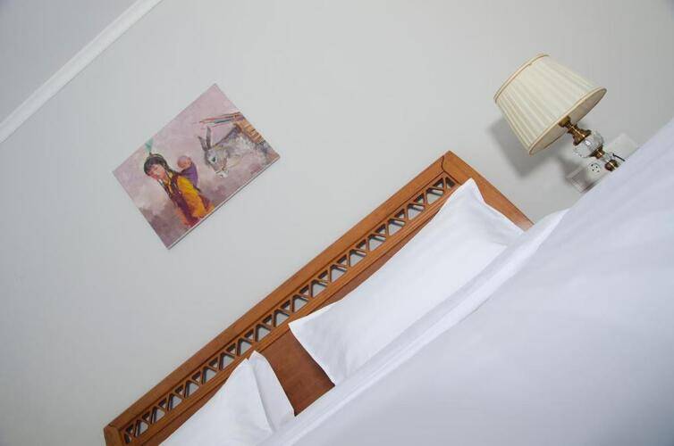 Soluxe Hotel