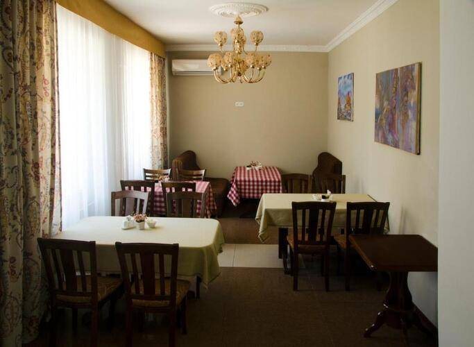 Soluxe Hotel